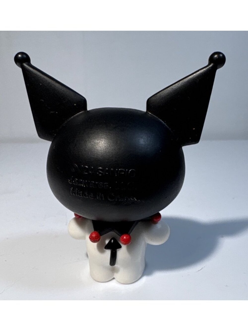 Sanrio Kuromi Mini Figurine 2.5" Black & White Vinyl Collectible Jazwares - Picture 2 of 4